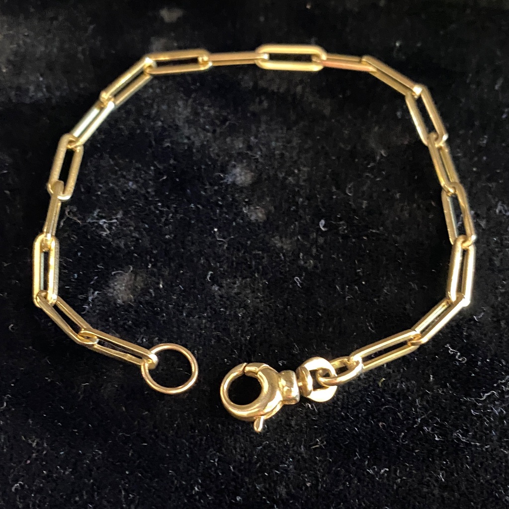 Elegant Gold Link Bracelet